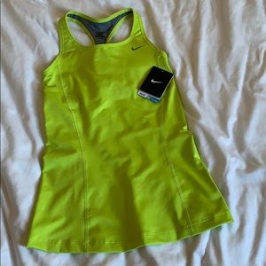 NEW NIKE women’s dri-fit top